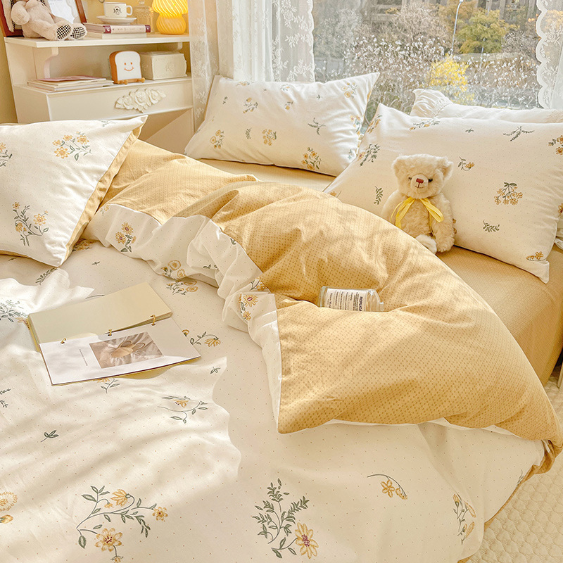 Picture of 2025 New Spring & Fall 60 Small Floral Cotton Four-Piece Set Ins Style Pure Cotton Dormitory Bed Bed Sheets Quilt Cover Three-Piece Set