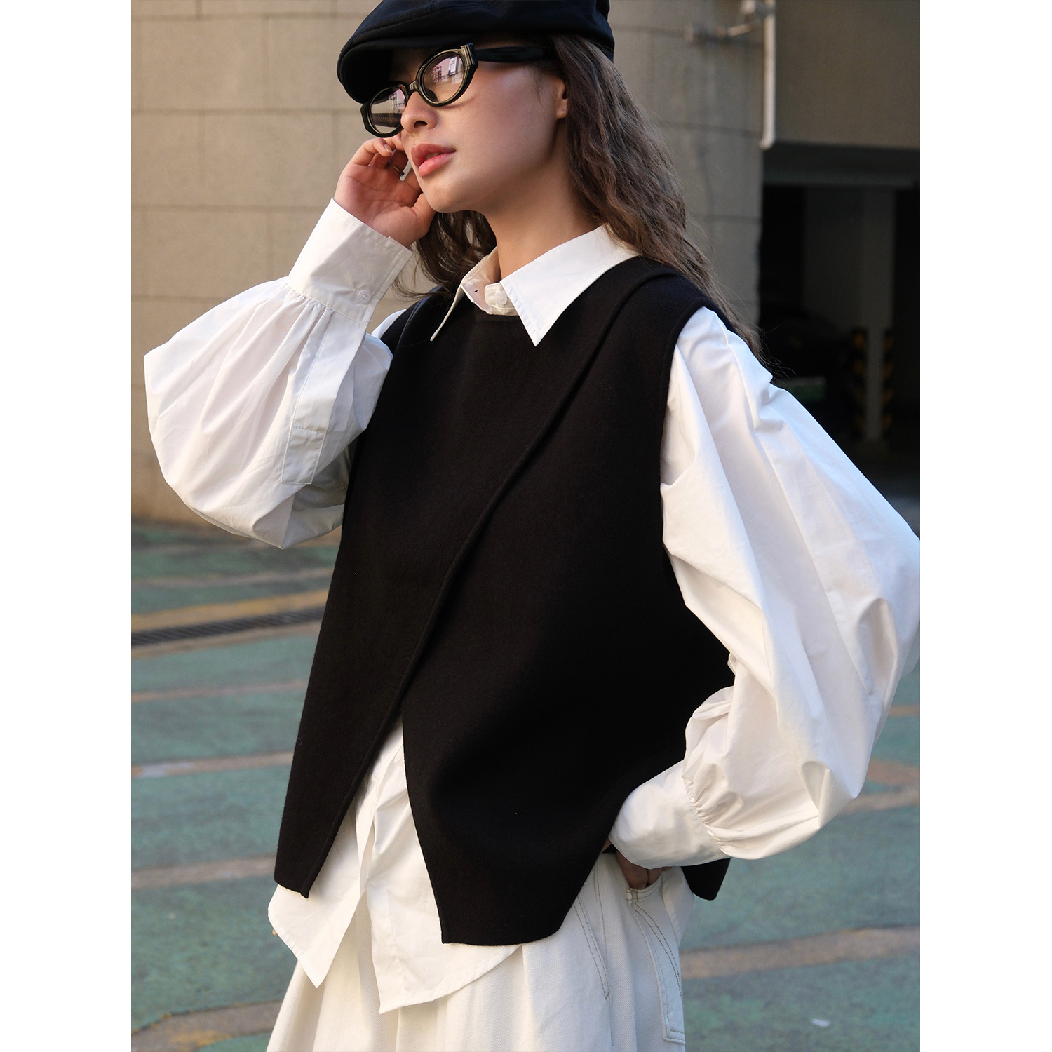 Picture of Lou Fu Autumn New Korean Style Design Sense Irregular Split Vest for Women