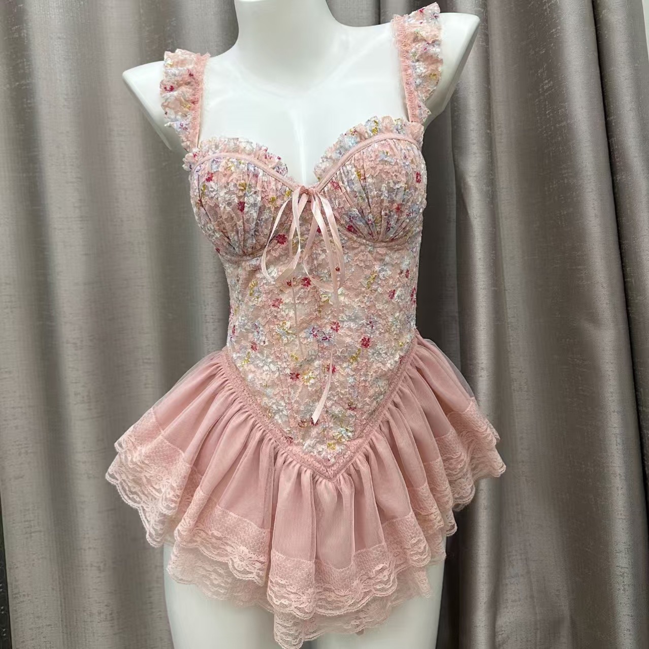 Sexy Lingerie for Women with Small Breasts Pushed Together to Make Them Look Bigger, Pure Lust Floral Printing and Dyeing, Sweet Fishbone Bra with Breast Pads to Slim down the Waist