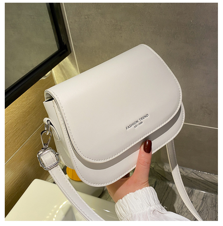 Picture of Fashionable and Simple Single Shoulder Small Bag for Women 2023 Spring New Trendyy Fashion Single Shoulder Crossbody Bag Simple Small Square Bag
