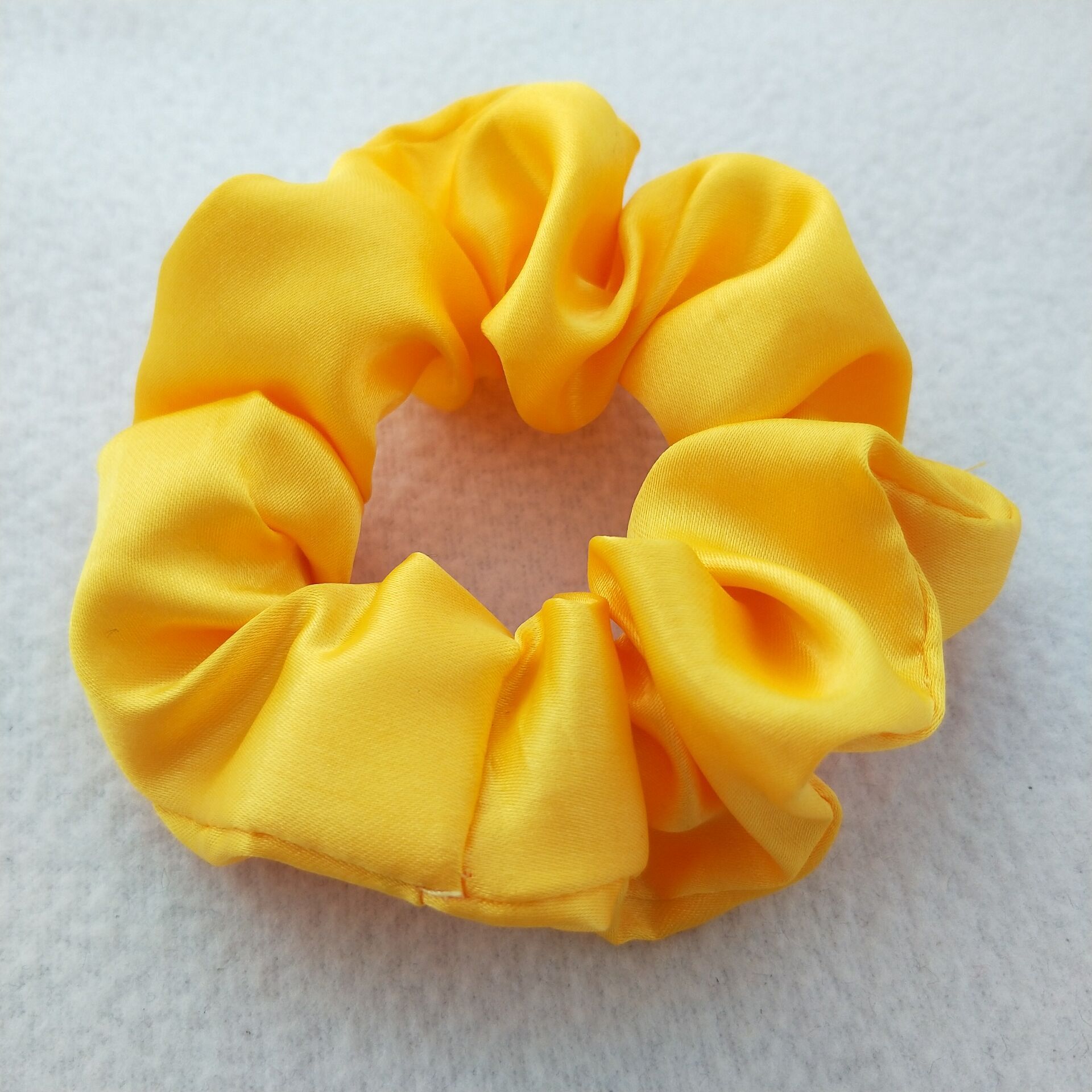 Picture of Cross-Border Amazon Satin Fabric Satin Scrunchie for Women, High-End Bun Hair Tie