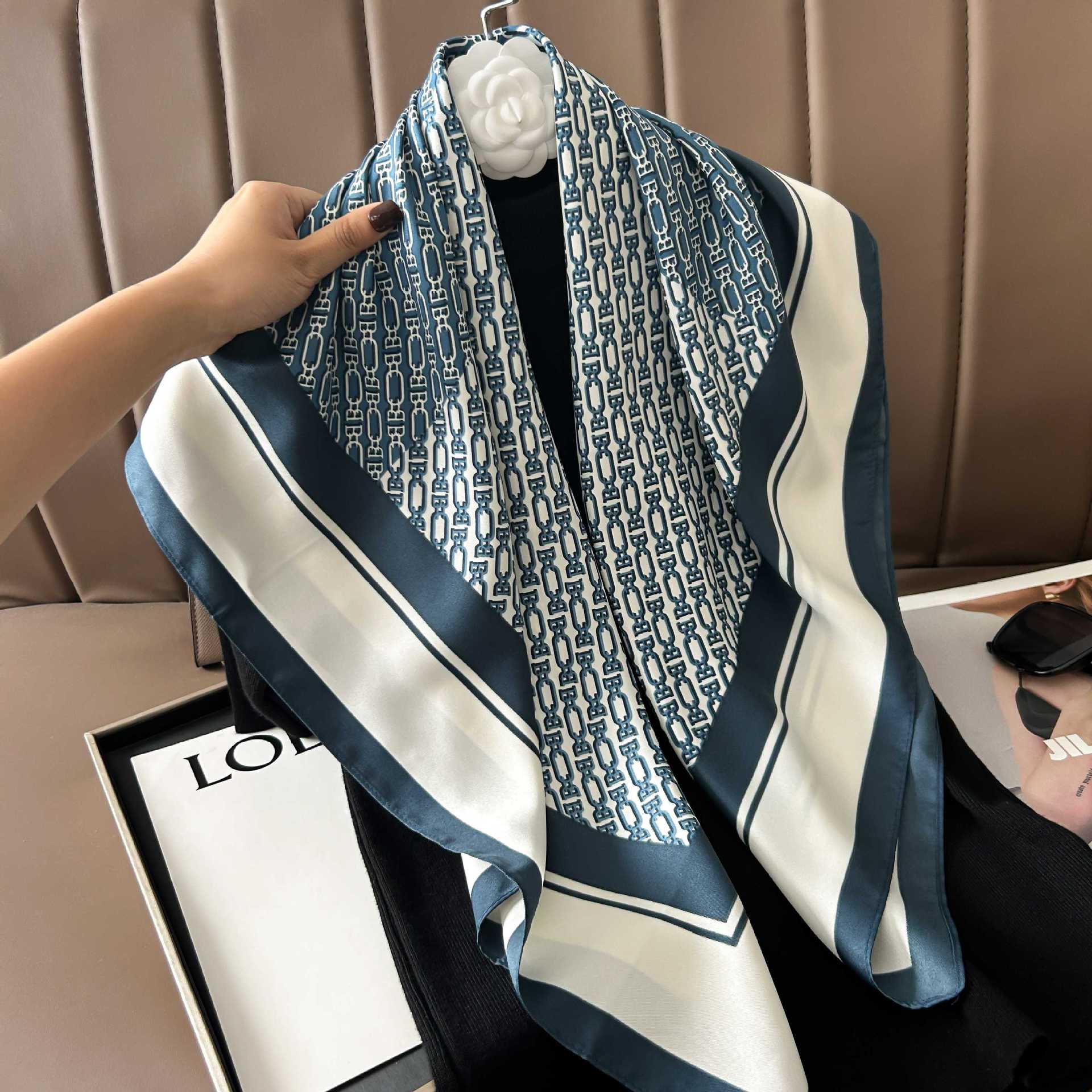 Picture of New 90cm Large Square Silk Elegant High-grade Decorative Shawl Women's Silk Scarf Fashion All-match Professional Scarf
