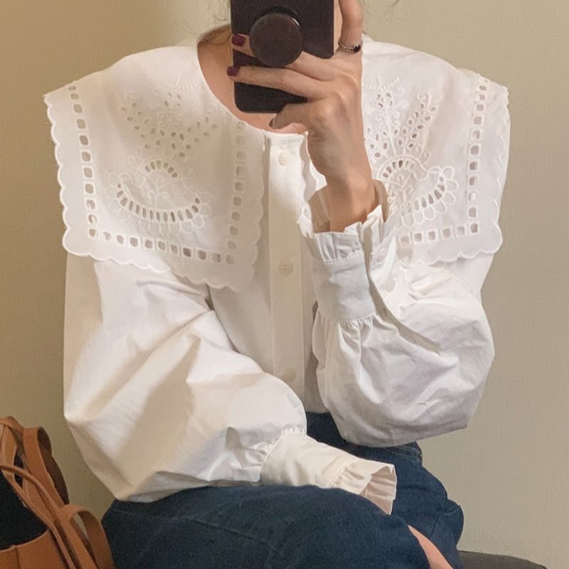 South Korea's 2023 Early Autumn French Cut Out Embroider Large Lapel Single-Breasted Fashionable Age-Reducing White Shirt Women's Inner Top