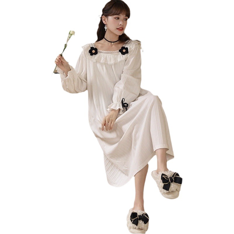 Can be worn outside autumn and winter nightgown women's long-sleeved cotton lengthened Internet-famous sweet and cute plus-size loose home clothes