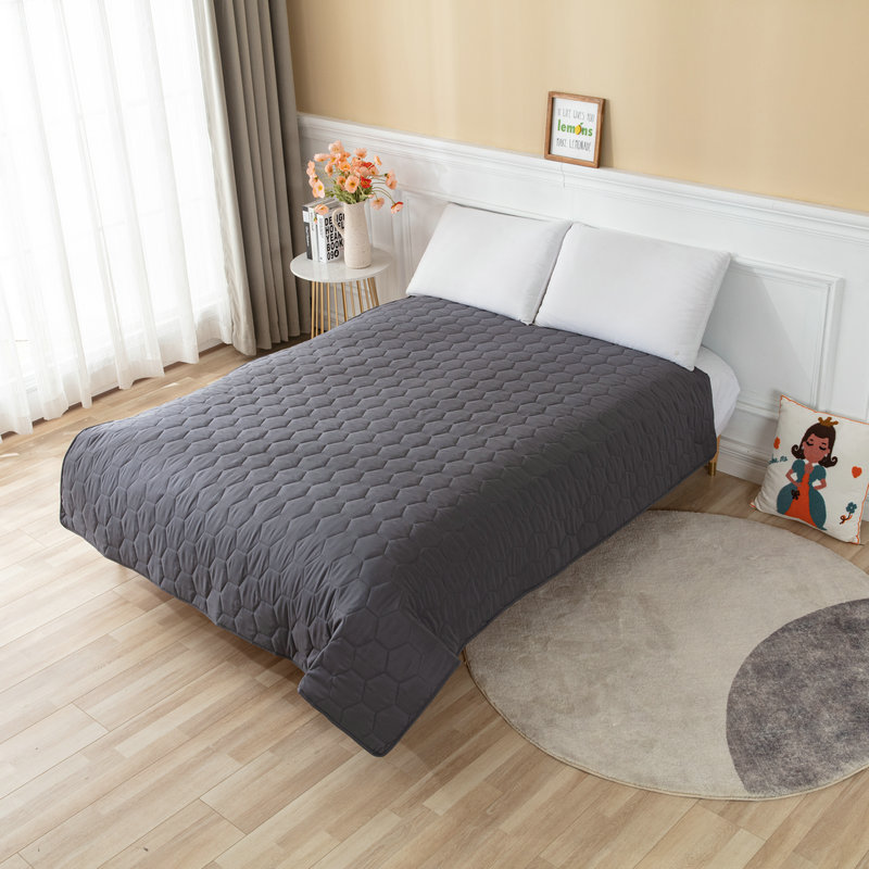 Picture of Factory wholesale household pet mattress waterproof cat and dog dustproof bedspread non-slip urine-proof protective cover sofa urine pad