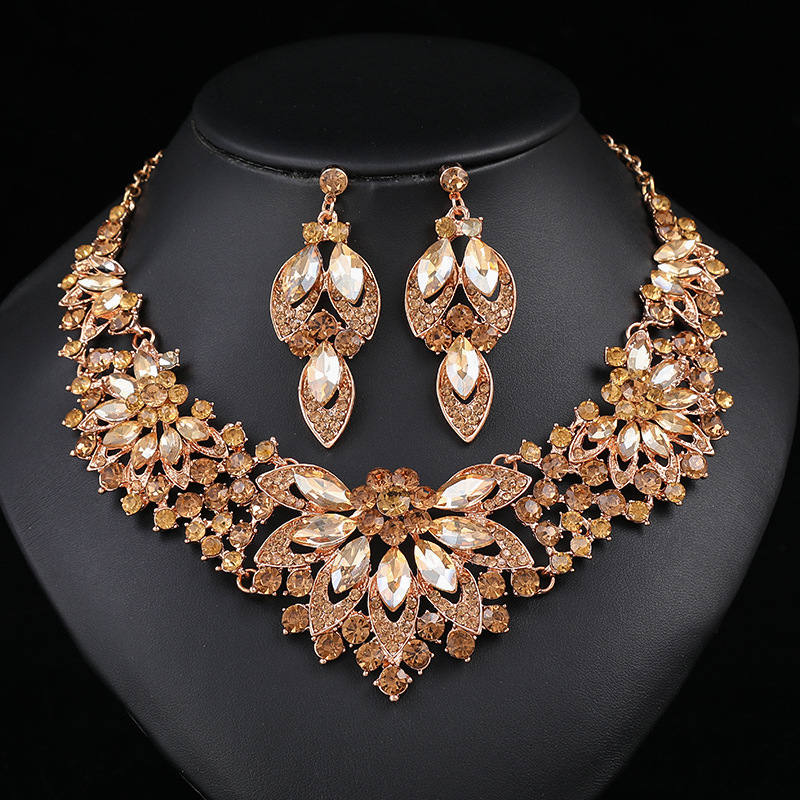Picture of European and American cross-border retro necklace suit women's 2-Piece Set leaves flowers exaggerated luxury jewelry New Bride wedding accessories