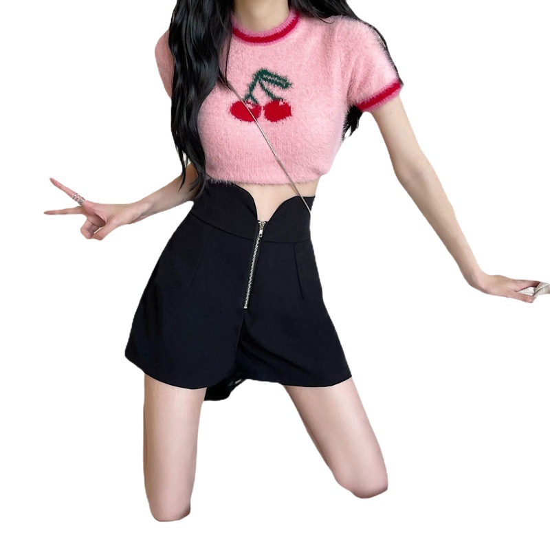 Hot girl shorts women's 2024 summer design sense niche zipper pure desire style all-match A- line wide leg casual hot pants