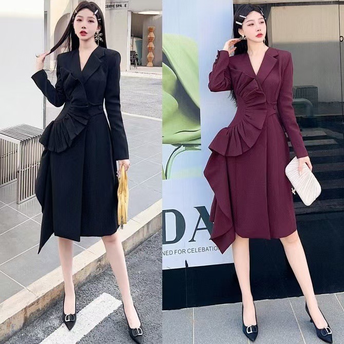 French-Style Asymmetrical Dress with a Slim-Fit Waist, Pleated Floral Jacket for Women, Popular Spring and Autumn High-End Light Mature Mid-Length