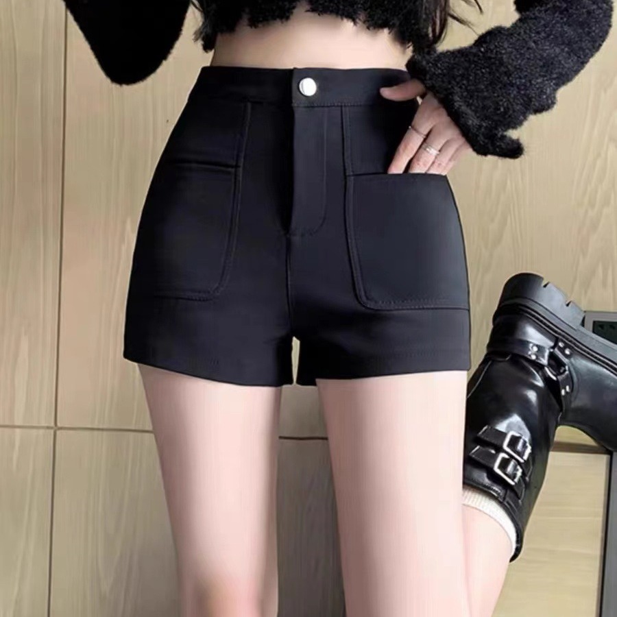 Autumn and winter black straight shorts for women 2023 new design sense niche high waist zipper casual all-match outdoor hot pants