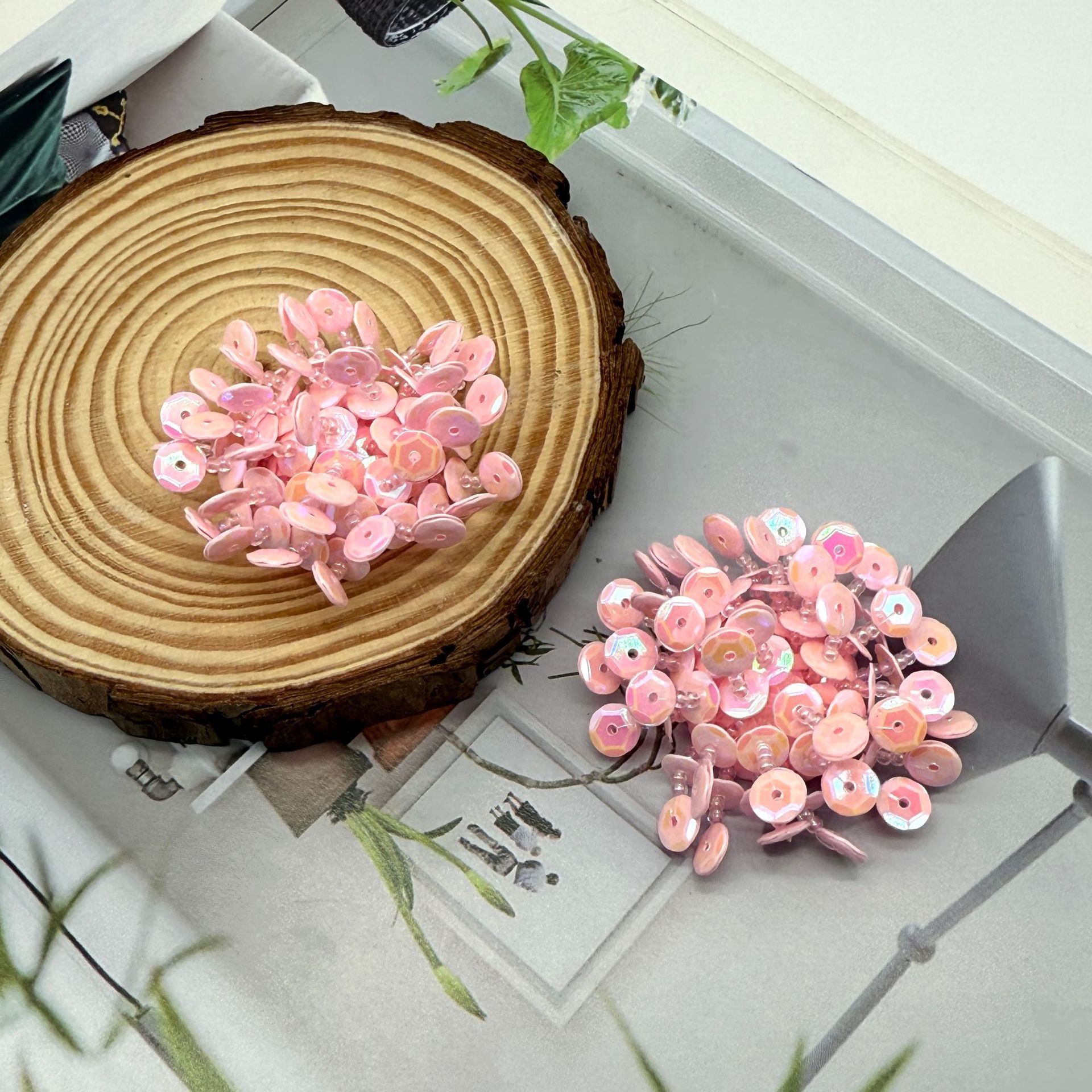 Picture of New girl new sequin rice bead loose flower earrings accessories DIY handmade fashion headgear earrings shoe flower pendants