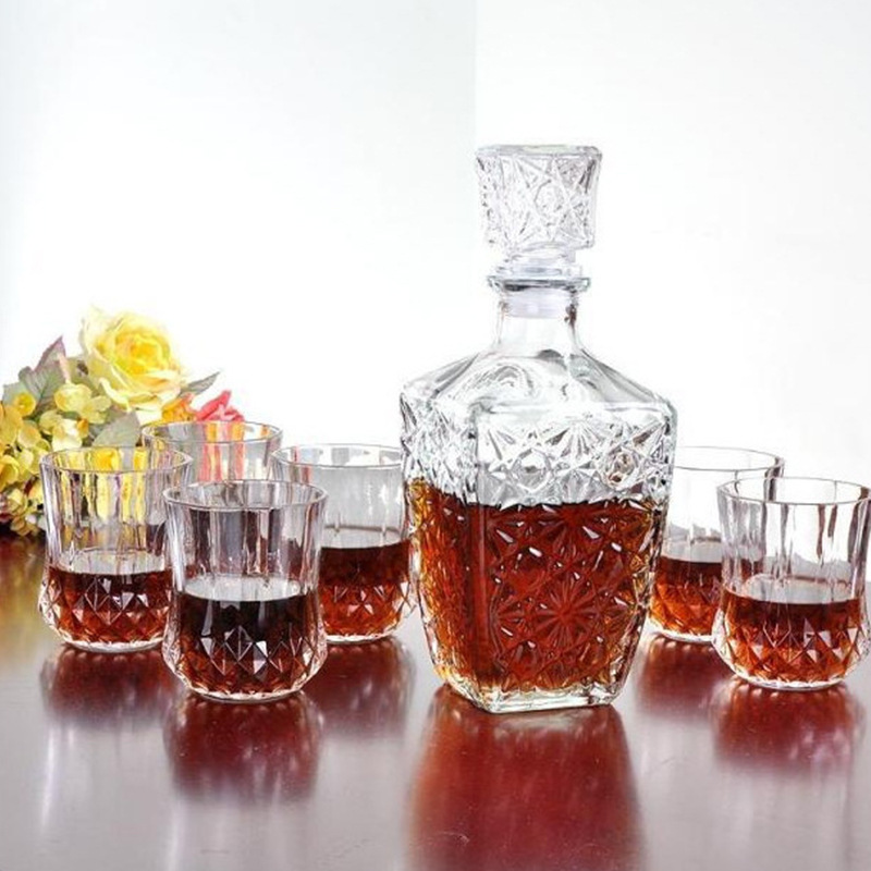 Factory wholesale 500ml glass wine bottle 750ml unleaded whiskey bottle wine bottle square diamond wine bottle