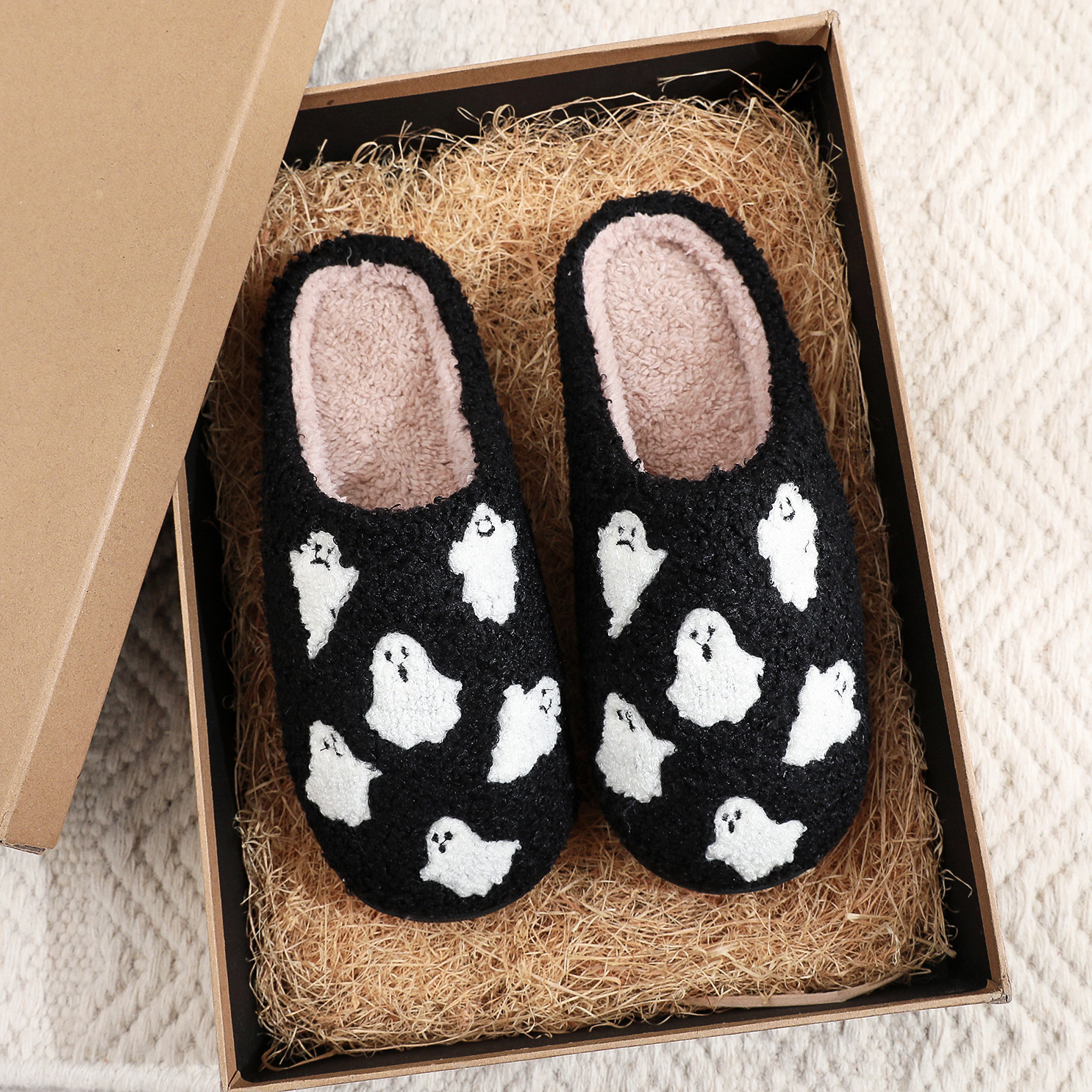 New Halloween Ghost Cotton Slippers for Men and Women, Winter Warm Home Slippers for Couples, Cute and in Stock, Fluffy