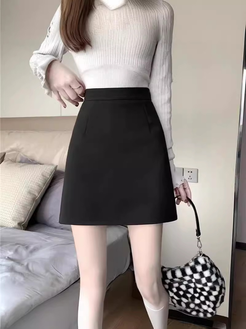 Autumn and Winter Black Wool Skirt Women's 2023 New A- line Half Skirt Small High Waist Thickened Hip Skirt