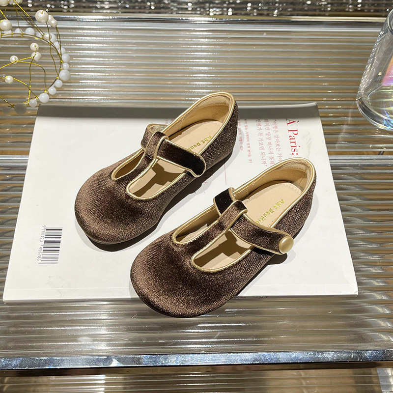 Picture of Girls' small leather shoes 2025 autumn new fashion show girls' flats Velcro children's velvet princess shoes