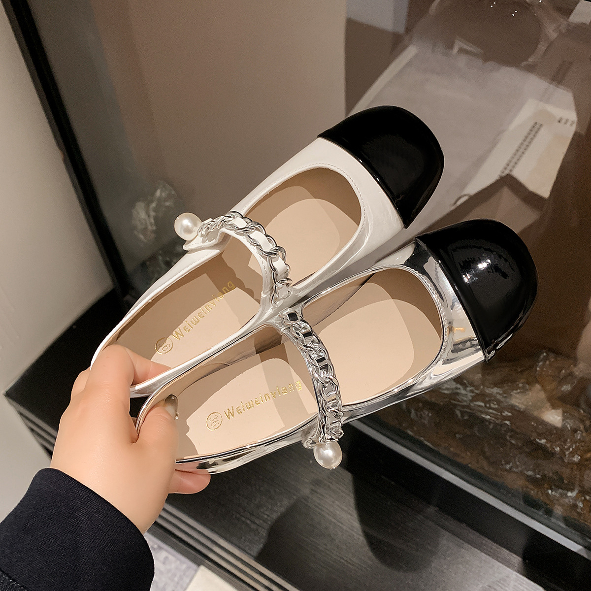 Weiwei Girl 128-1 French Round Toe Single Shoes Women's Flat Bottom with Pearl Color Split Fairy Style Mary Jane Shoes