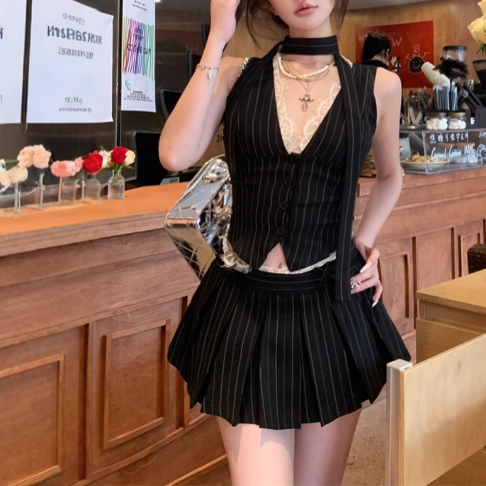 Pure Desire Deep V Sexy Lace Vest Women's Suit Pleated Skirt Two-piece Spring New