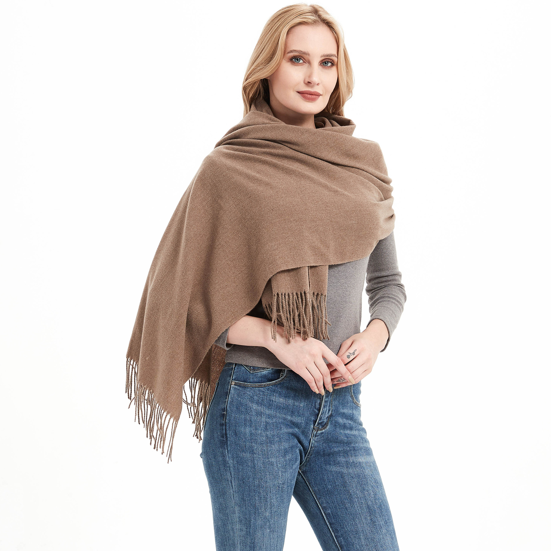 Picture of Foreign trade Europe and the United States new autumn and winter scarf women's polyester thorn hair tassel solid color scarf shawl dual-use manufacturers wholesale