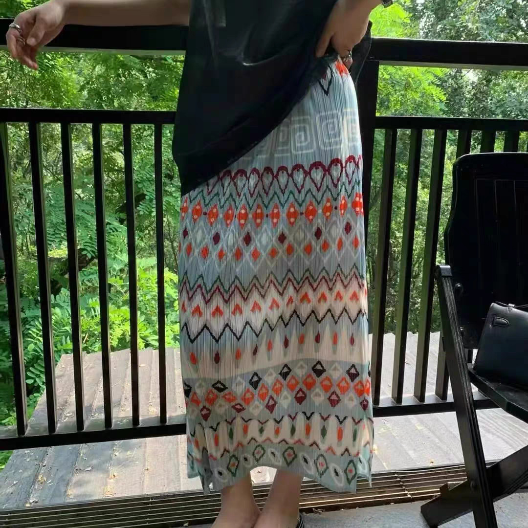 Picture of Niche design pleated skirt spring and summer thin elastic waist printed slimming age-reducing hip slit pleated skirt