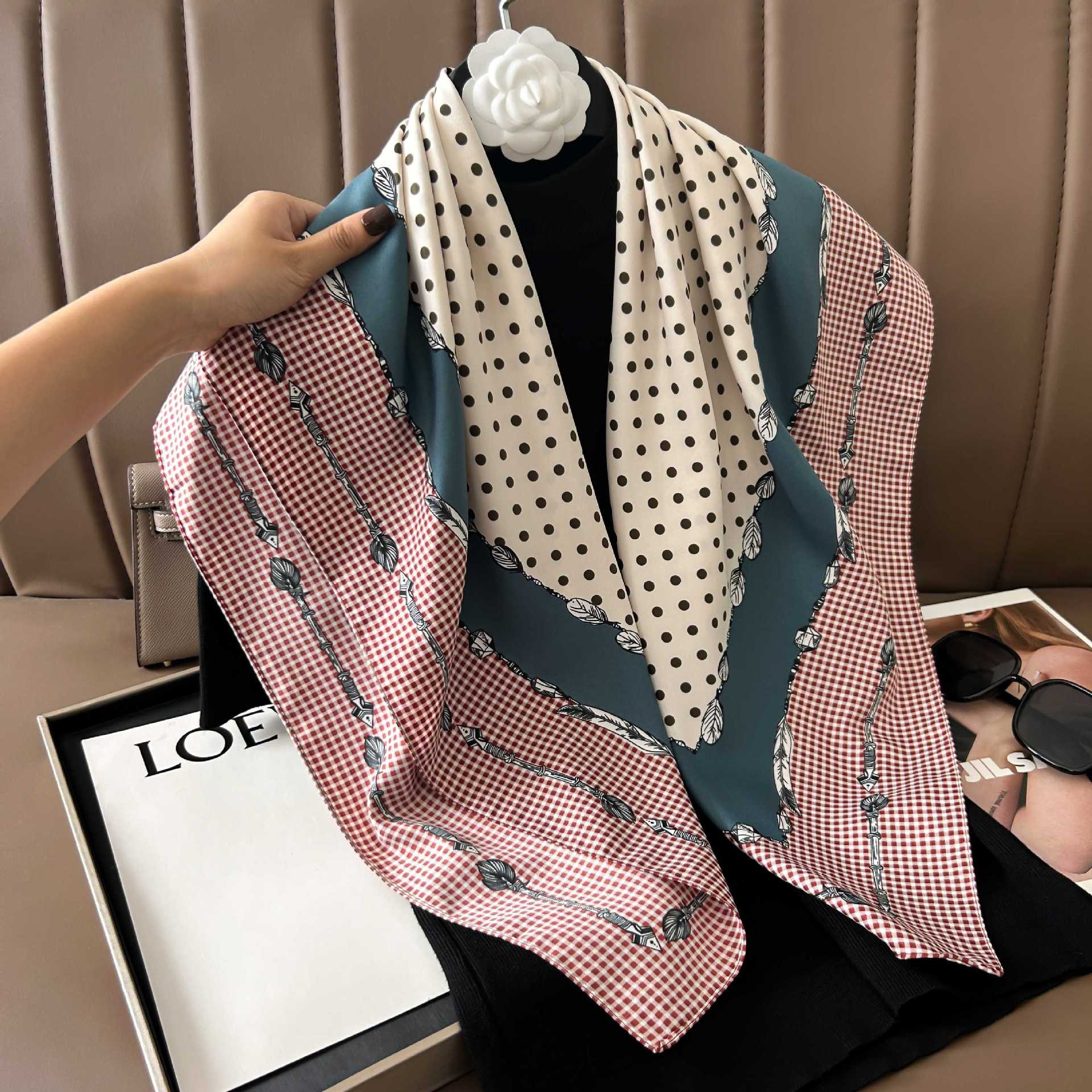 Picture of New 90cm Large Square Silk Elegant High-grade Decorative Shawl Women's Silk Scarf Fashion All-match Professional Scarf