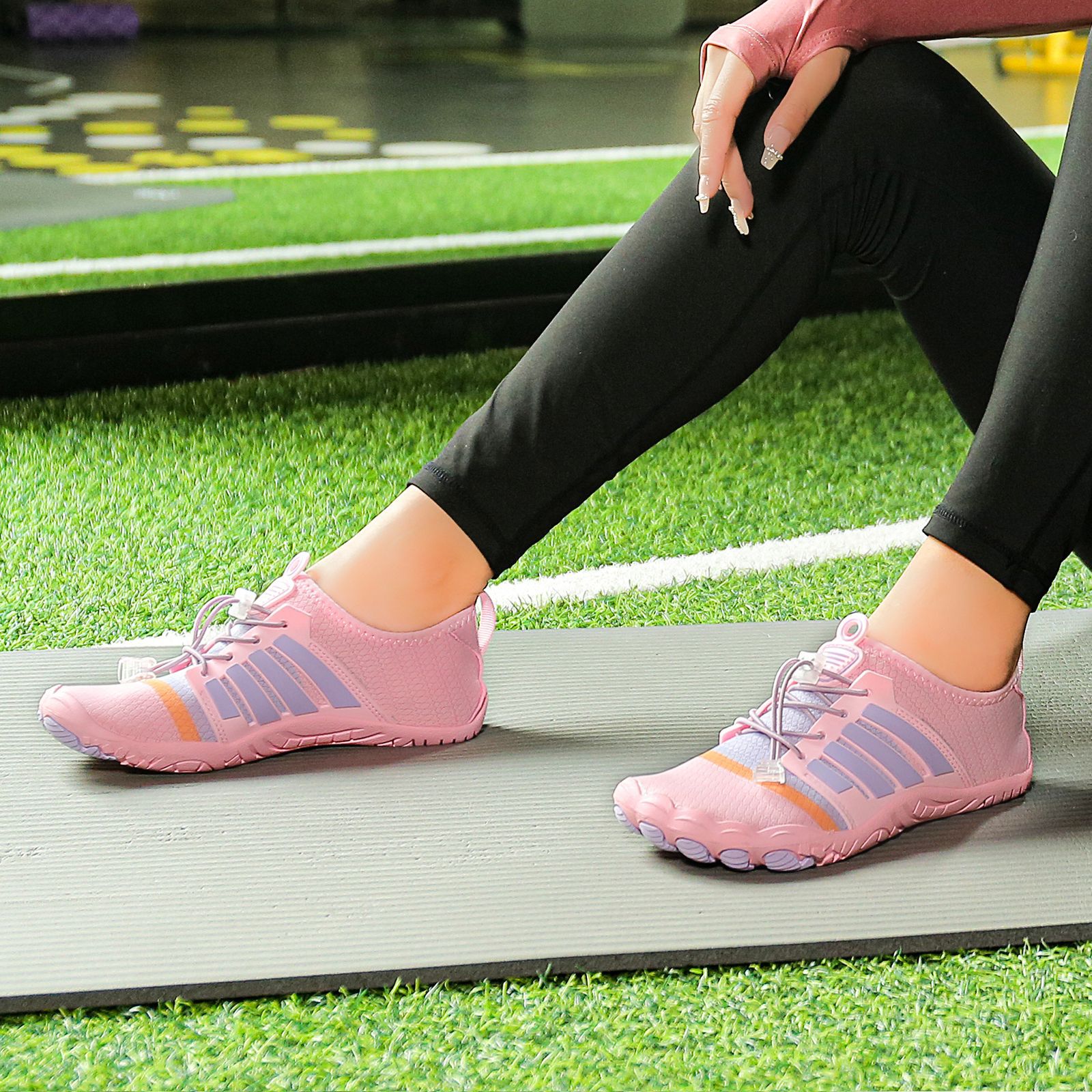 Wading Shoes for Couples, Professional Fitness Shoes, Hiking Sports Socks, Outdoor Beach Non-Slip, Breathable, Quick-Drying, Five-Finger River Tracing