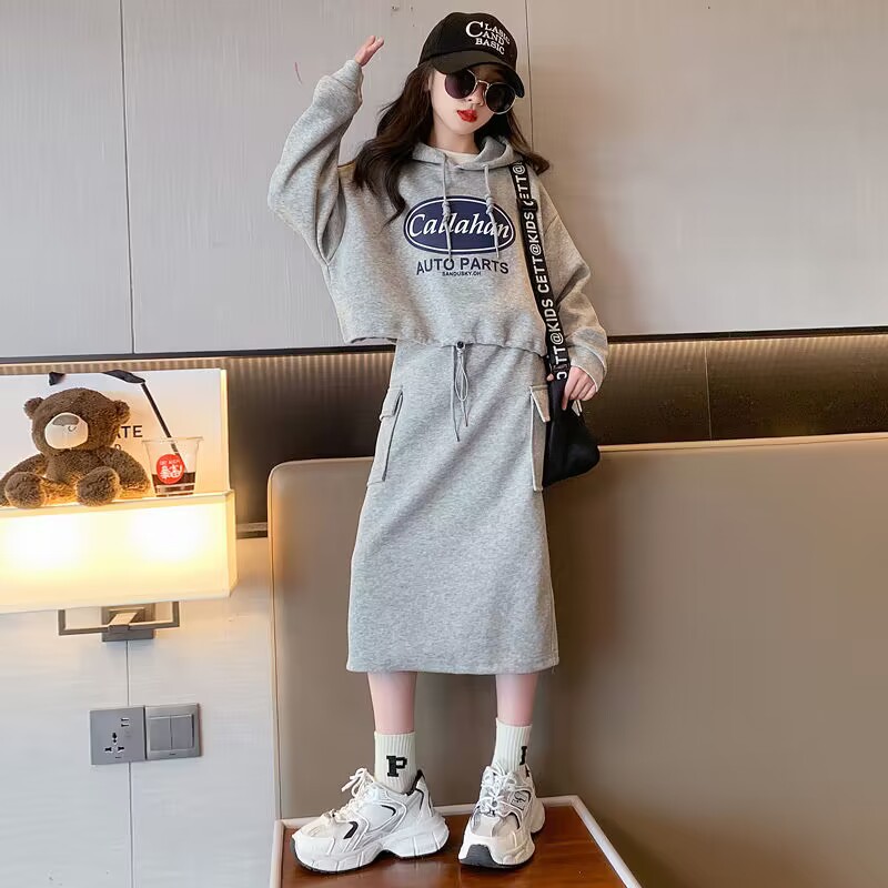 Picture of Girls' autumn suit skirt children's clothing 12-year-old junior high school girls fashionable western style girls' hooded sweater skirt