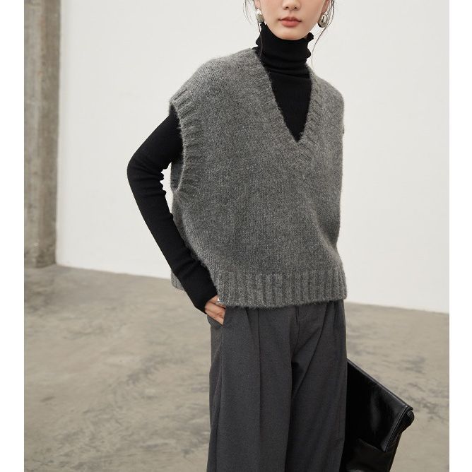 Autumn and Winter Thick Soft Alpaca Wool Blend Silhouette Loose Knitted Sweater Vest Vest for Women Fashionable and Versatile