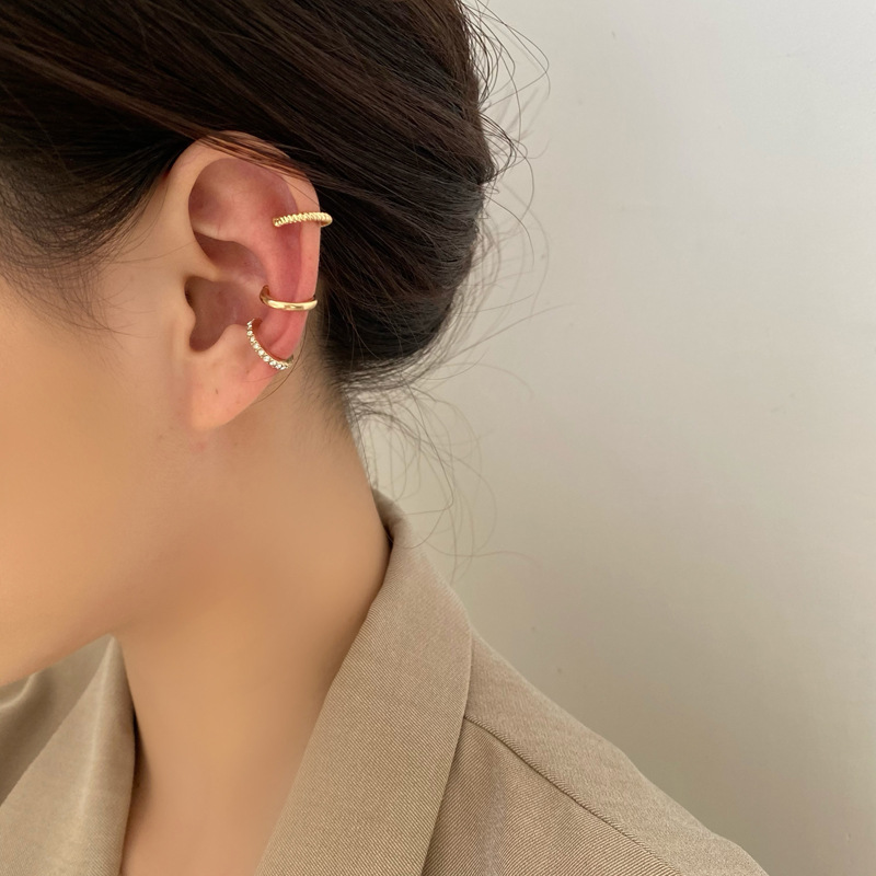 Picture of 2022 trendy earbone clip personality fashion compact three-piece set earrings temperament diamond ear clip without ear hole 75