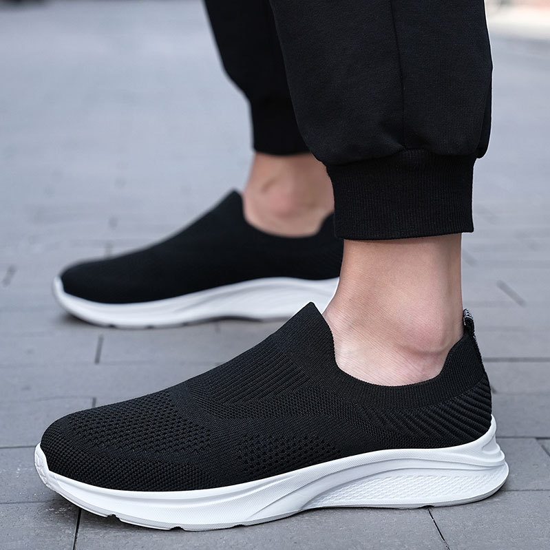 Men's flying shoes running shoes spring and summer low-top foot mesh fabric light breathable leisure walking sneaker wholesale