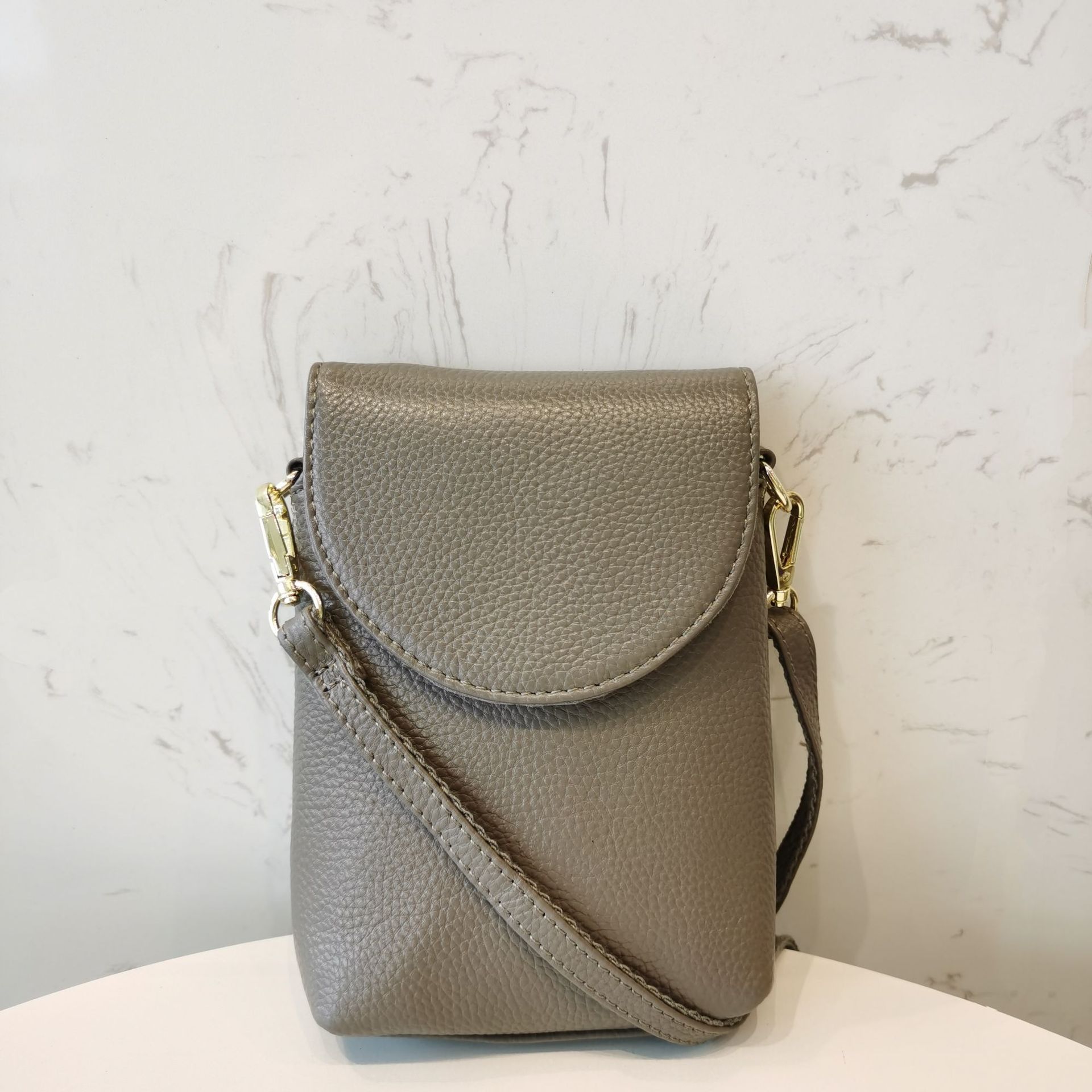 Picture of Top Layer Cowhide Mobile Phone Bag Mini Small Bag Women's Bag 2025 New All-match Genuine Leather Women's Coin Purse Crossbody Bag