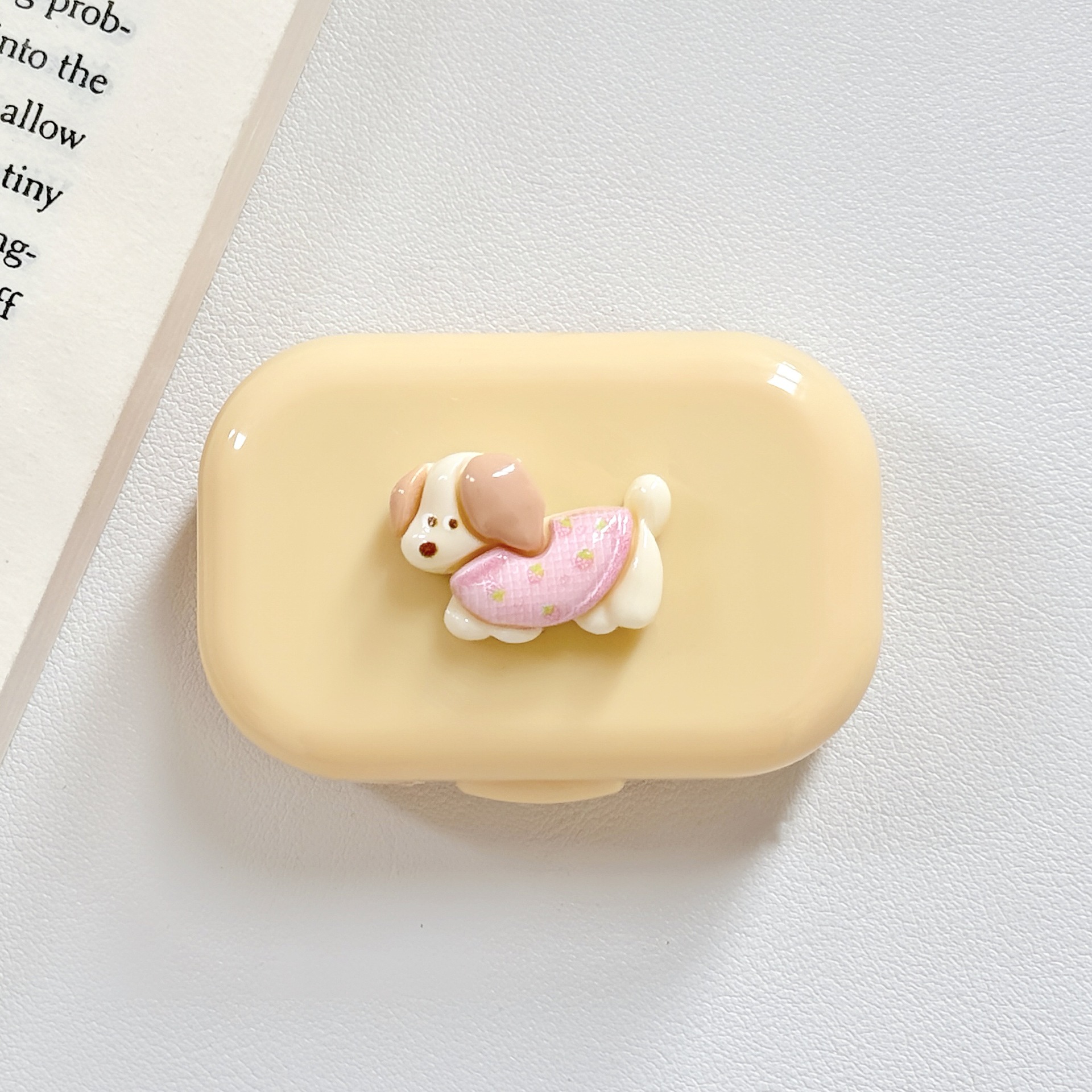 Picture of Cute Little Animal Cartoon Contact Lens Case, Contact Lens Storage Box, Care Companion with Mirror, Girl Ins Wholesale