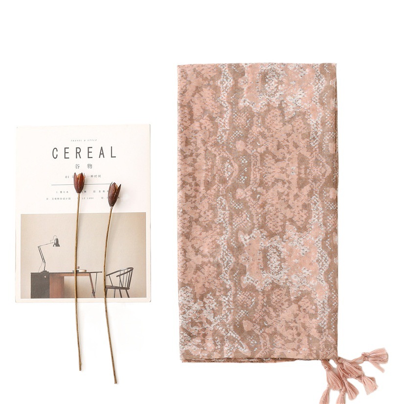Spring and summer encryption Bali yarn cotton and linen scarf European and American style snakeskin leopard print tassel travel beach towel shawl