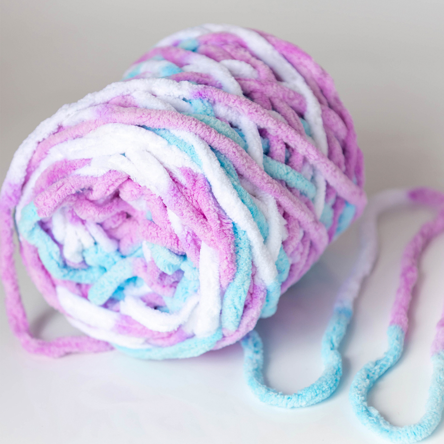 Picture of [Cross-border] Duan Dye Color Single-strand Ice Strip Wool Hook Shoes Hand-woven Carpet Line Coarse Wool Scarf diy