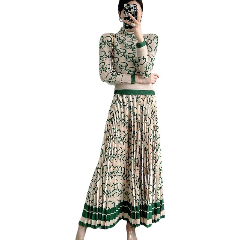 Fashionable Korean-style Pleated suit Women's Western-style Long-sleeved T-shirt Top Loose Pleated Skirt Two-piece Set Ins Trendy