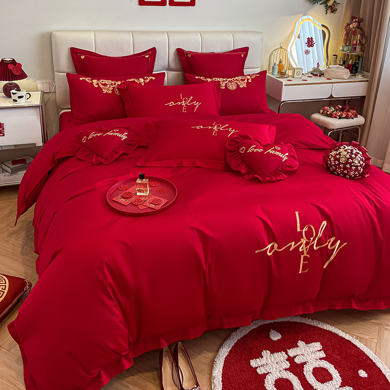 Picture of Cotton Wedding Bedding Four-piece Wedding Cotton 100 Bed Sheet Quilt Cover Big Red Festive Accompanying Quilt