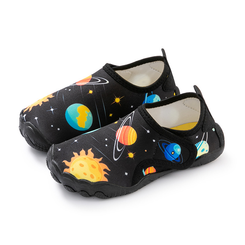 Picture of 2025 New Style Kidsren's Water Shoes, Outdoor Non-Slip Breathable Quick-Drying Water Shoes, Boys and Girls Beach Shoes
