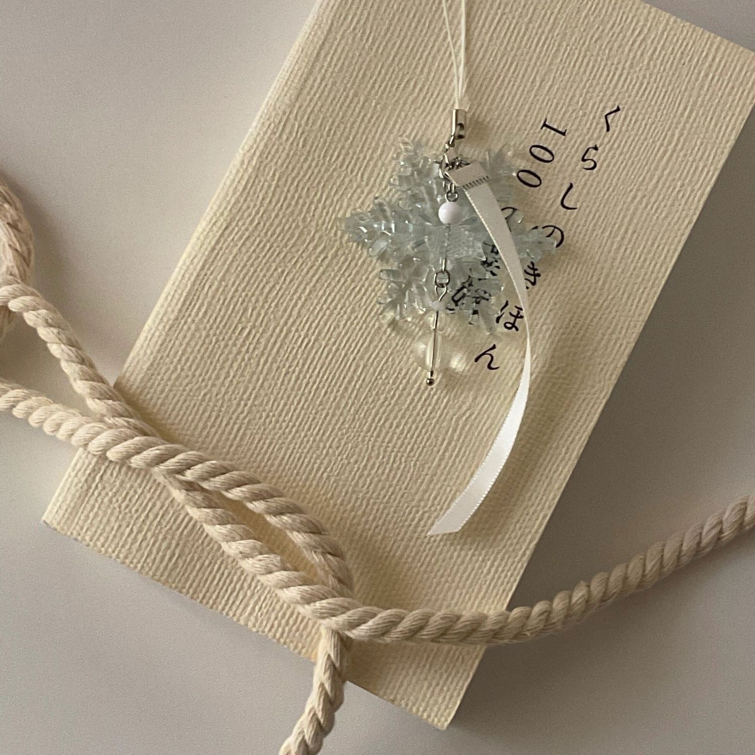 [Shuttle in Dreams] Go to a Time and Space Date Hand-made Beaded Pendant Mobile Phone Chain Girl's Heart Snowflake