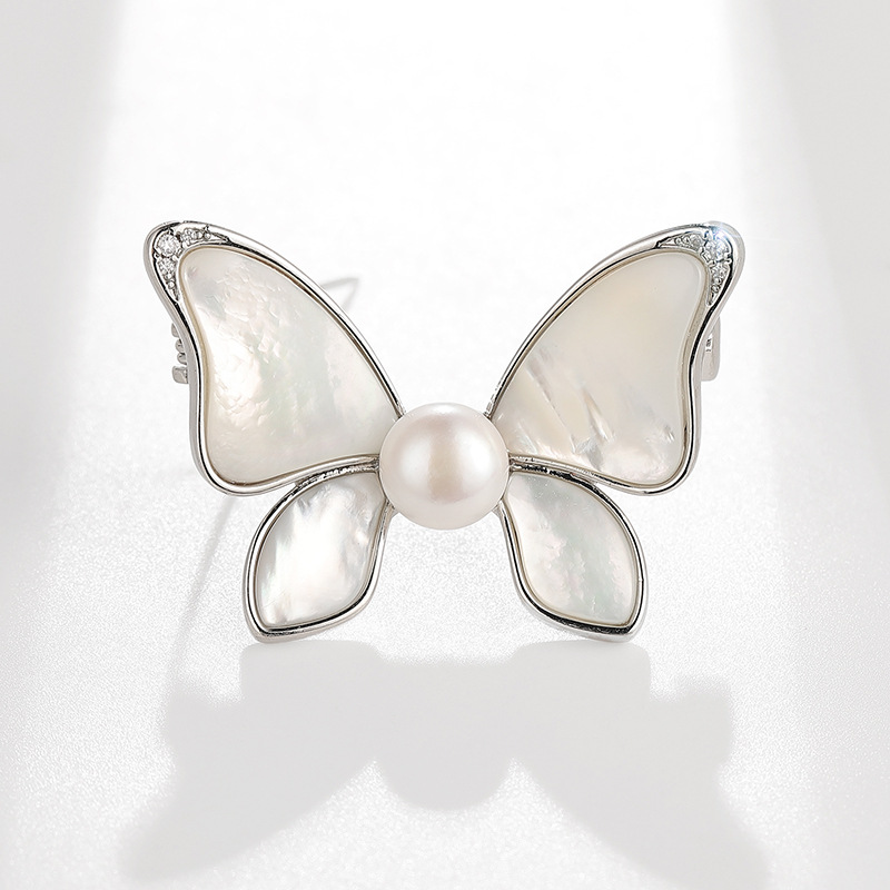 Picture of Natural fritillary Pearl French niche design feeling cartoon brooch insect butterfly clothing jewelry accessories pin