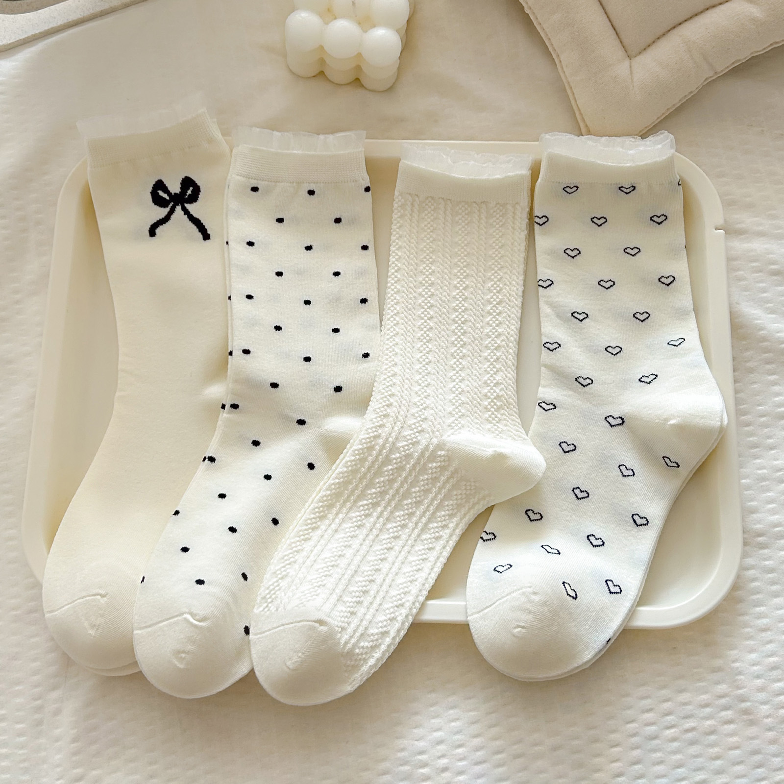 24 autumn new curling wave point mid-tube socks Japanese new socks mid-tube moon lace cotton socks Zhuji socks