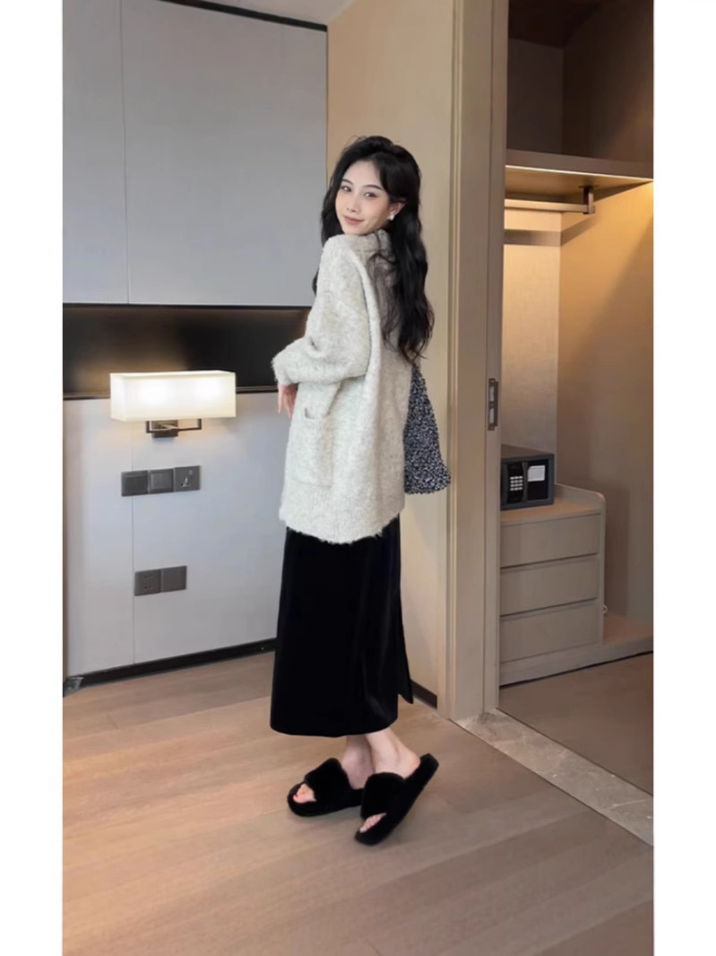 Black Velvet Straight Skirt Women's Mid-Length Spring and Autumn High Waist Slimming Elegant Hip Skirt Rear Split One-Step Skirt
