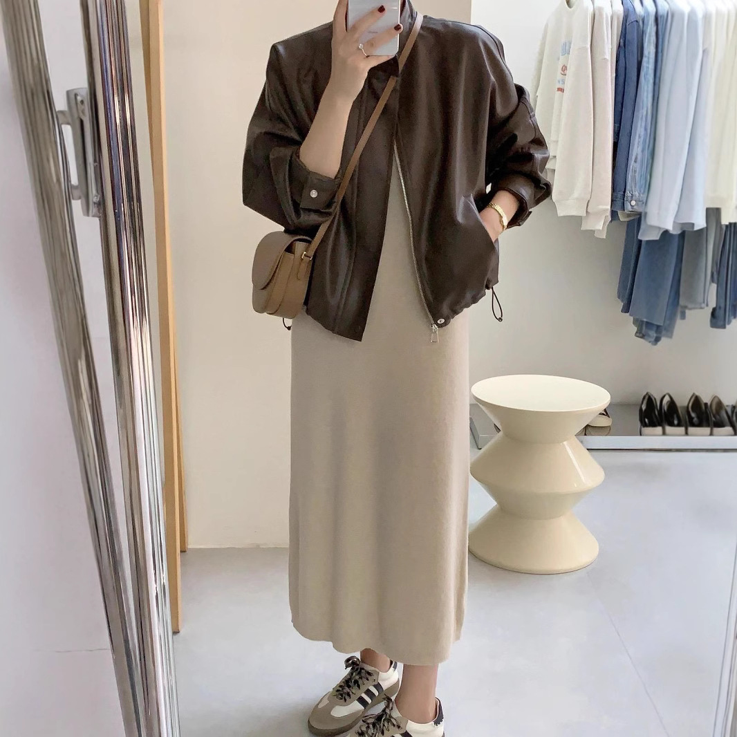 Picture of Brown Leather Jacket Women's Leather Jacket 2025 New Hong Kong Style Short Motorcycle Jacket This Year's Popular American Retro Style