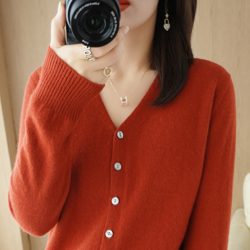 Picture of Cardigan Coat Women's Knitted Base Shirt V-Neck Long Sleeve Spring and Autumn 2025 New Style Outer Sweater Women's Korean Style