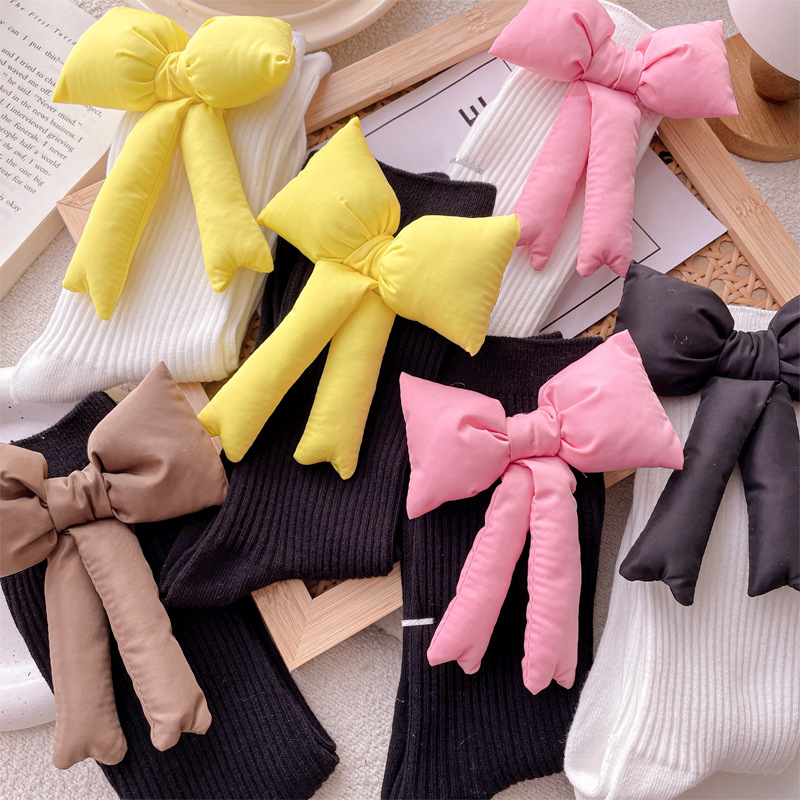 Women's socks popular online red original design fashionable three-dimensional bow women's socks personalized pile socks black and white stockings