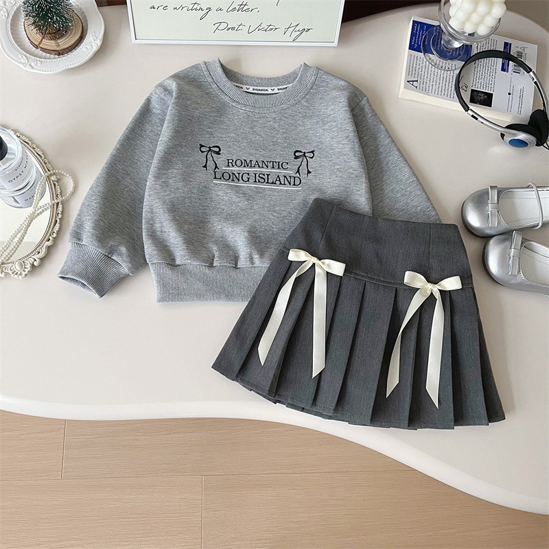[Ready Stock] Girls' 2025 Spring Suit Korean Style Sweet Casual Round Neck Sweatshirt New Children's Style Butterfly