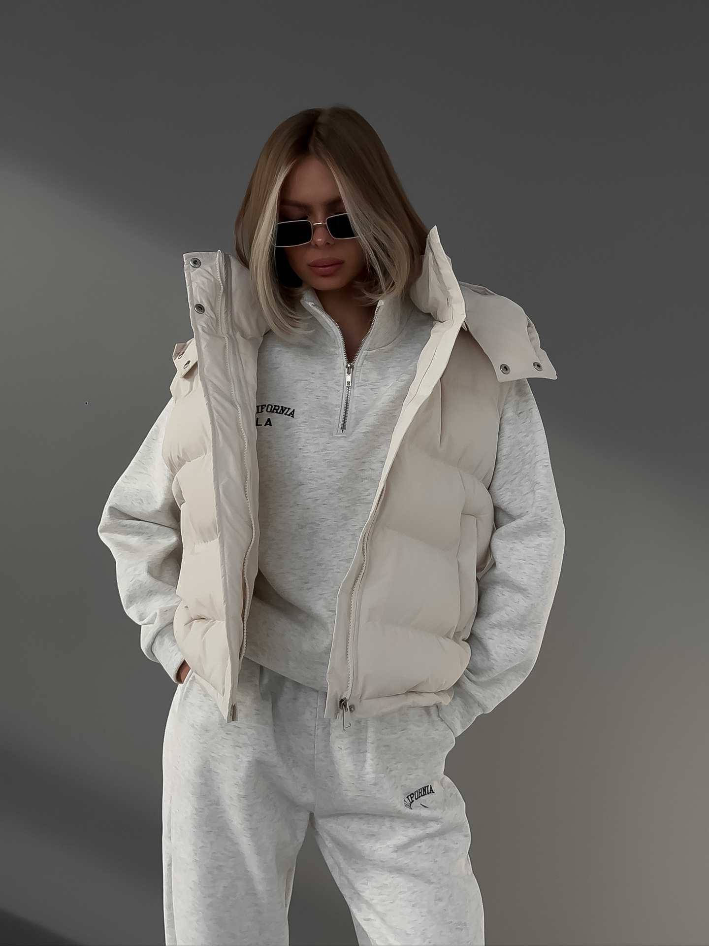 Picture of Cross-Border Cotton Vest European and American 2025 Autumn and Winter New Trendy Sexy Outer Sleeveless Hooded down Cotton Jacket