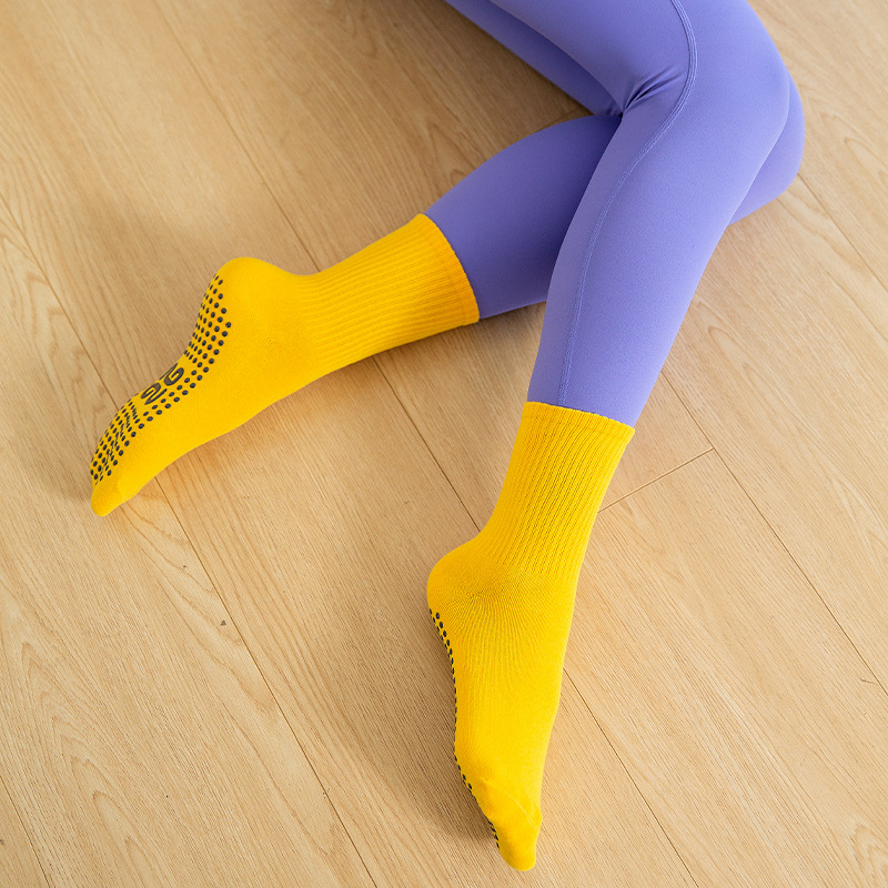 2023 indoor yoga floor socks autumn and winter anti-slip yoga dispensing socks fitness compression sports socks