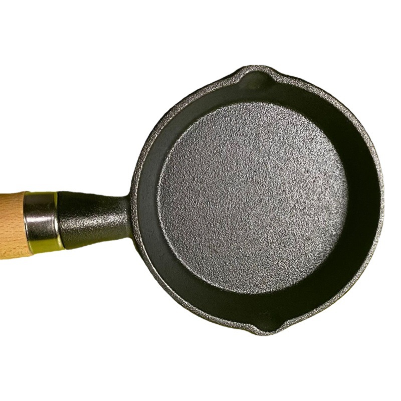 Cast Iron Mini Omelette Small Pan with Wooden Handle Oil Gadget Choking Oil Pan Uncoated
