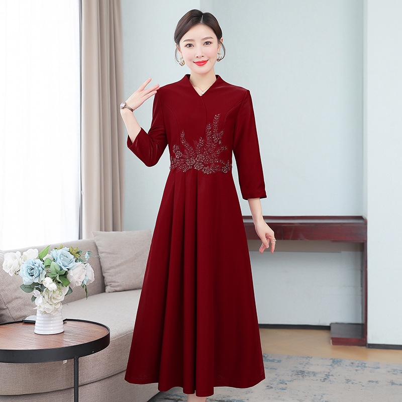 Middle-aged mother wedding dress dress wine red 2023 spring new fashion elegant Xi mother-in-law dress
