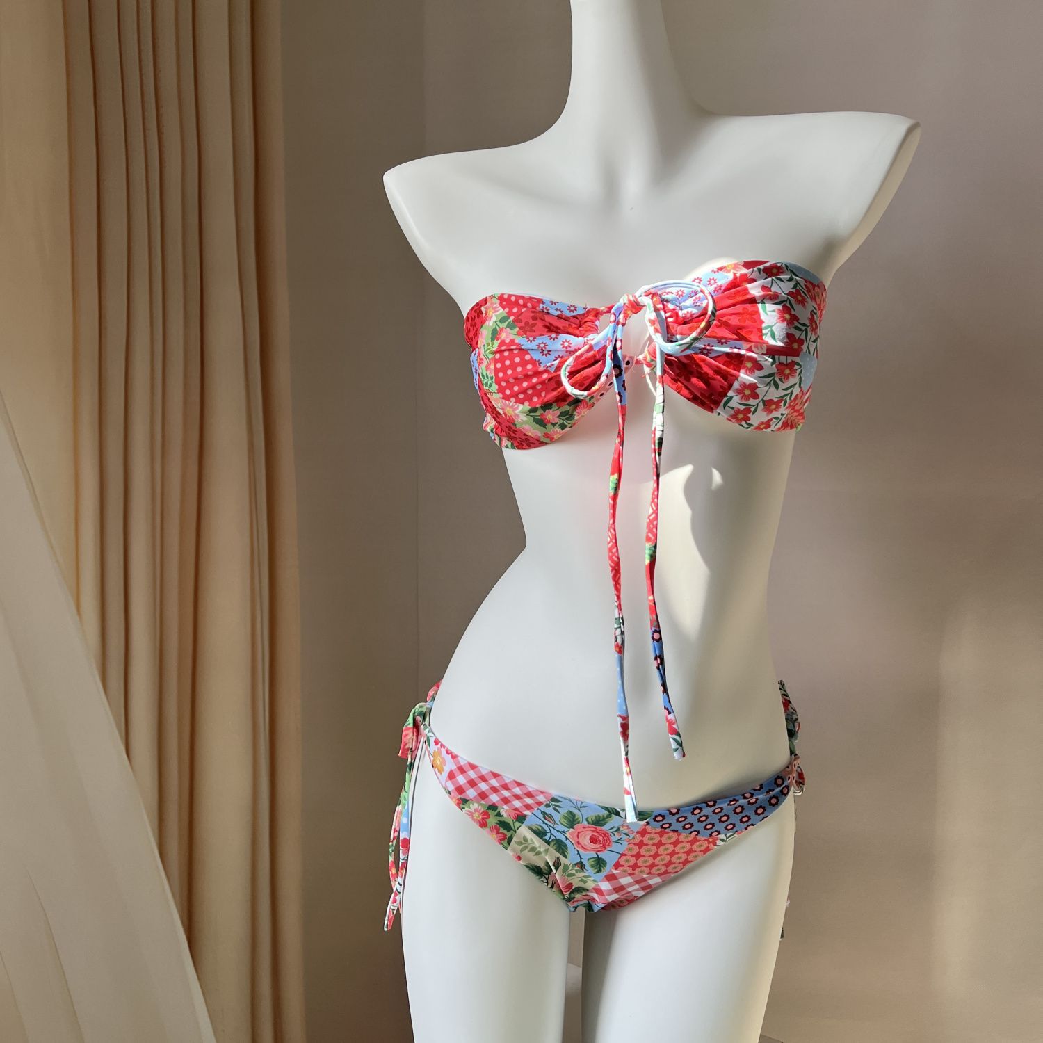 Picture of mosricci Pure Desire Red White Ethnic Print Bikini Split Swimsuit Women's Small Chest Tube Top Covered Skirt