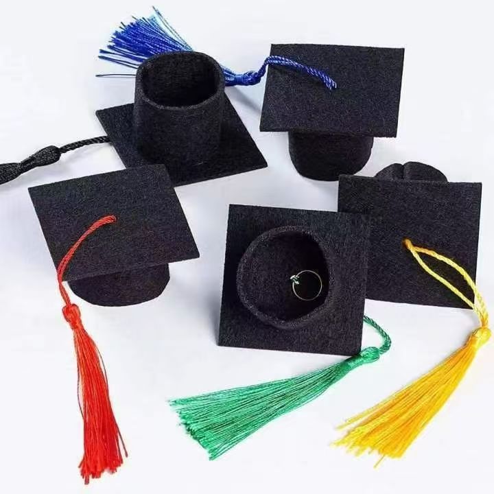 Graduation Season Cake Decorations with Graduation Cap Baking Toppers, Children's and Adults' Headbands, Essential for Graduation Ceremonies