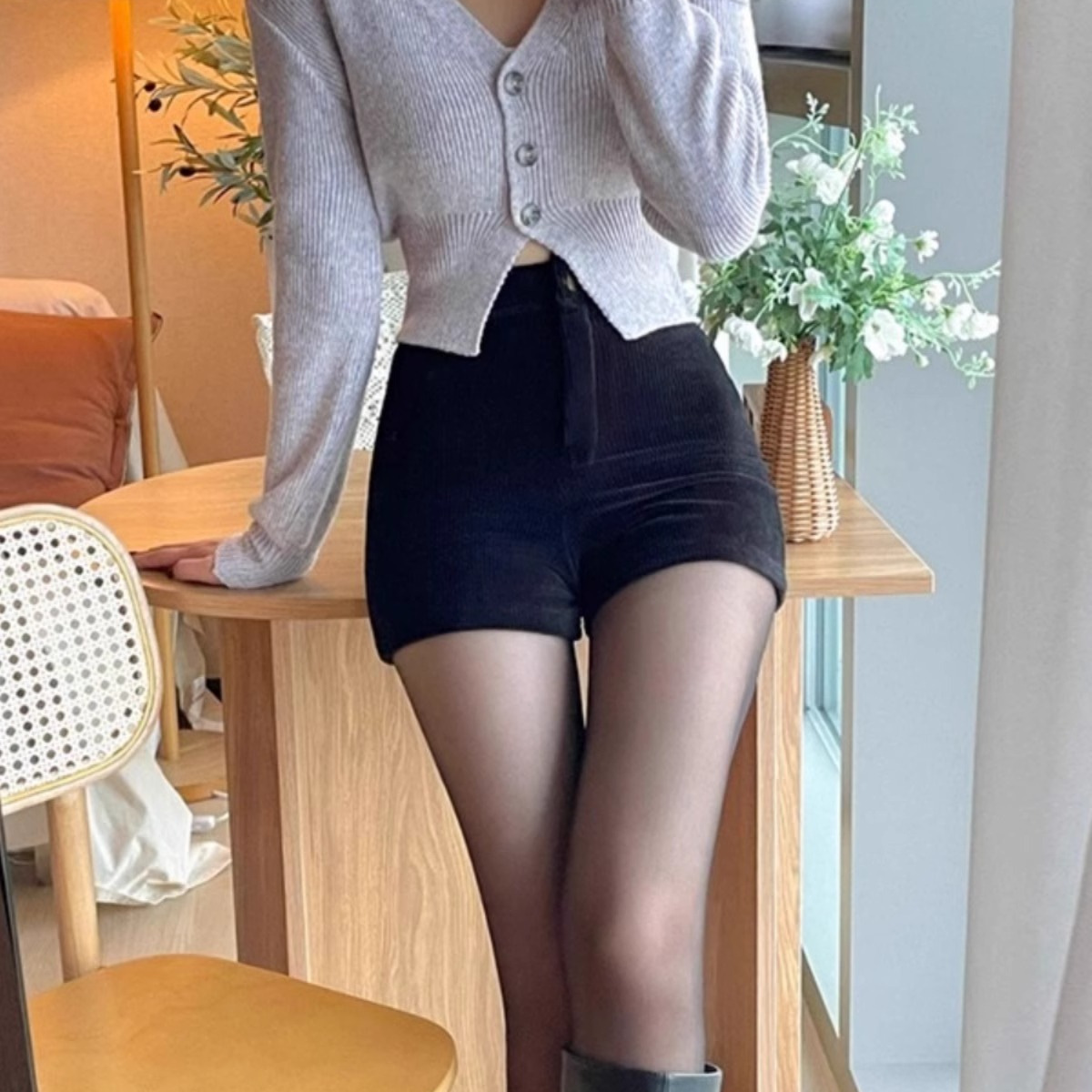 Black High Waist Shorts Women's 2025 Autumn and Winter Tight Sexy Corduroy Shorts Casual Outer Wear Base Boots Pants